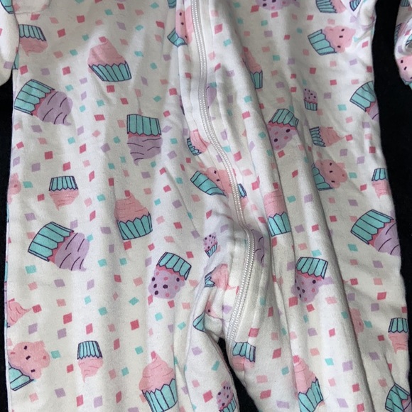 George baby onesie - Picture 2 of 4